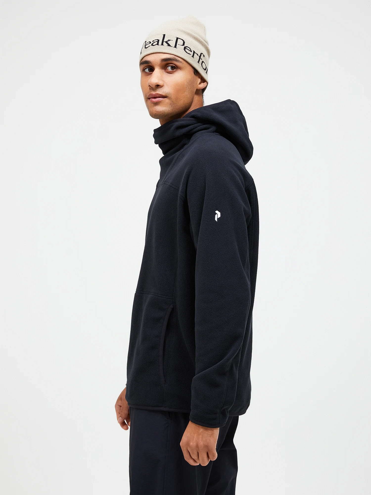 M Treeline Fleece Hood (FW25) - Peak Performance Whistler